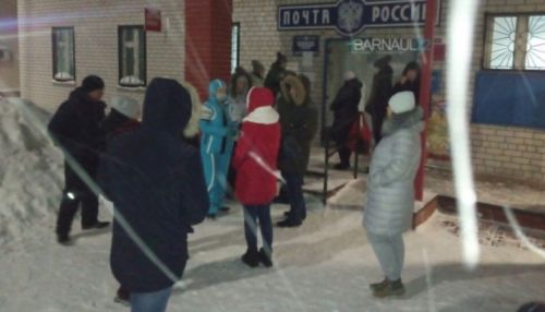 Жители ЗАТО Сибирский жалуются на очереди в Почту России