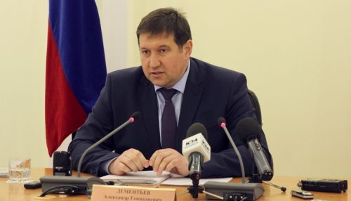 Министр транспорта Алтайского края опоздал на работу из-за снегопада