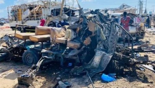 Более 90 человек погибли при взрыве автомобиля в Сомали