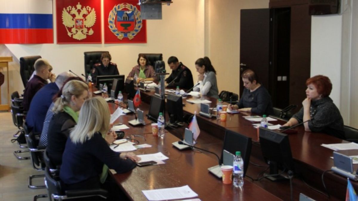 Война без победителей: в Алтайском крае обсудили проблемы домашнего насилия