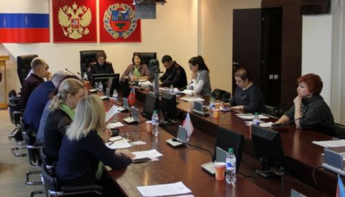 Война без победителей: в Алтайском крае обсудили проблемы домашнего насилия