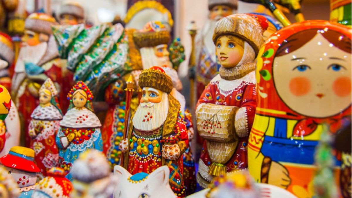 В Барнауле открылась рождественская выставка-продажа работ народных мастеров 