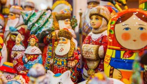 В Барнауле открылась рождественская выставка-продажа работ народных мастеров