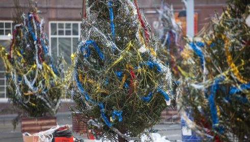 Составлен рейтинг самых ужасных новогодних елок и снежных городков страны