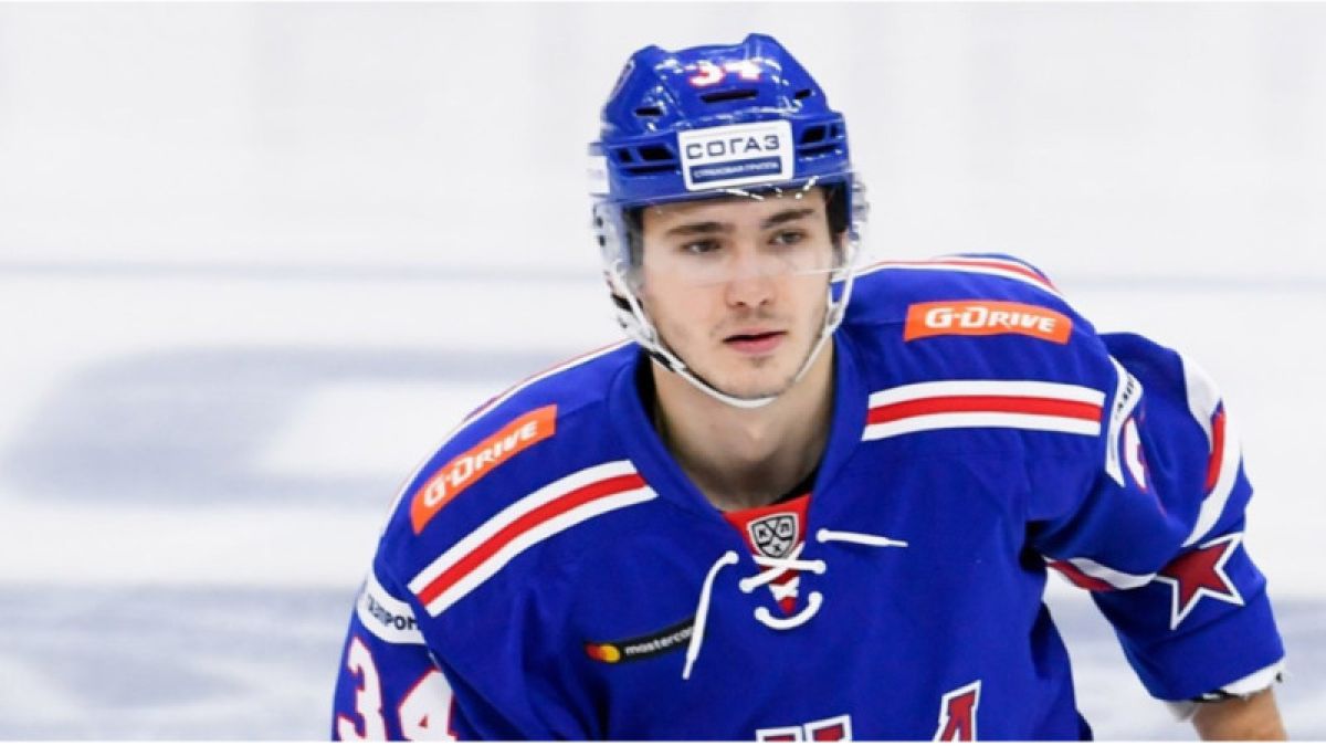 Тренировавшийся в детстве на асфальте Барнаула хоккеист стал лидером сборной РФ