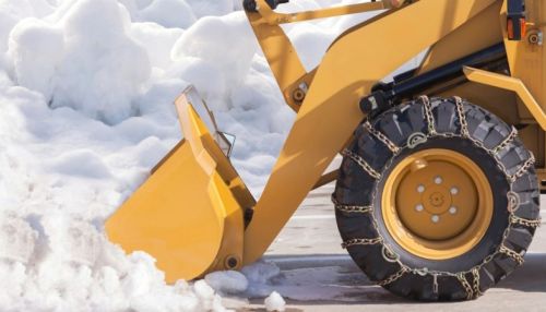Глава поселка в алтайском районе пожаловался на отсутствие снегоуборочных машин