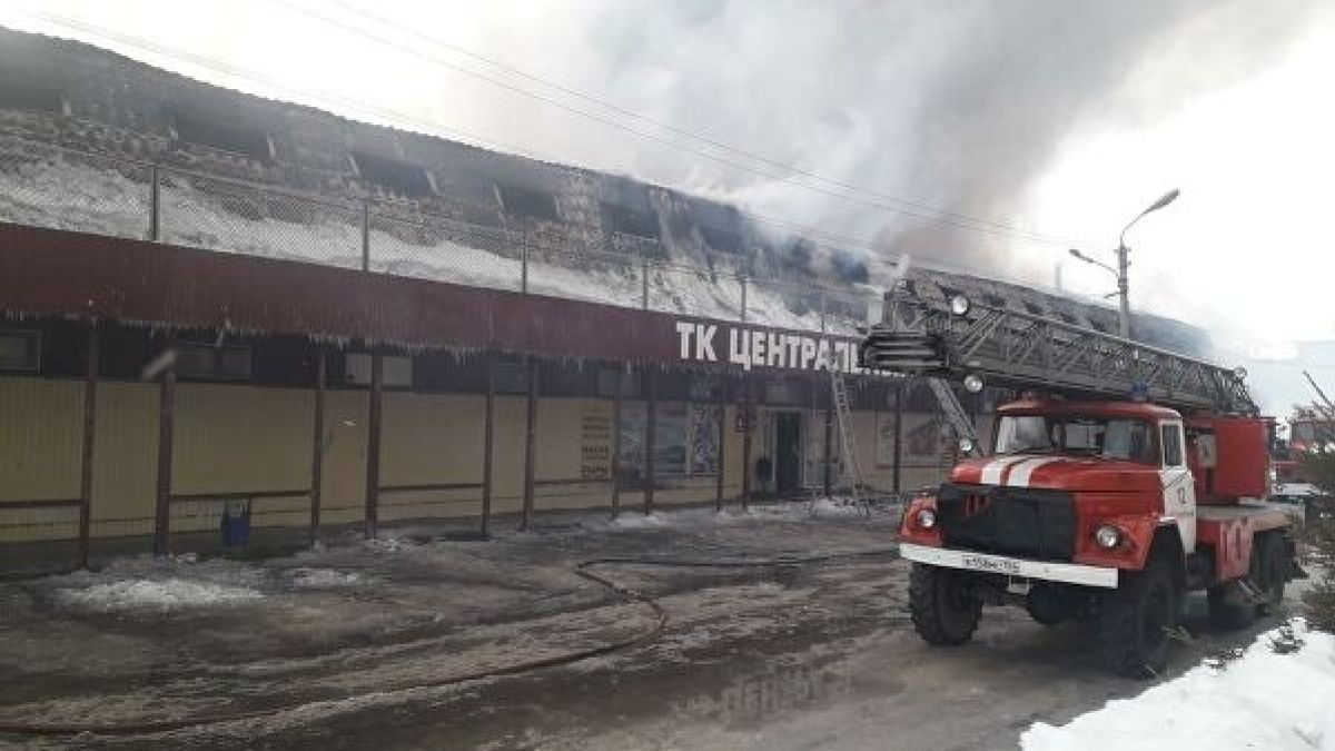 В Новосибирской области при пожаре в торговом центре пострадали посетители