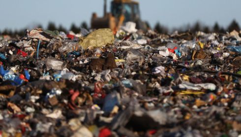 Счетная палата назвала критической ситуацию с мусором в Алтайском крае