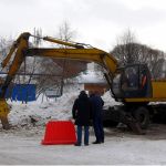 На месте коммунальной аварии в Барнауле начались земляные работы