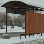 Барнаульцы высмеяли новый остановочный павильон в историческом центре города