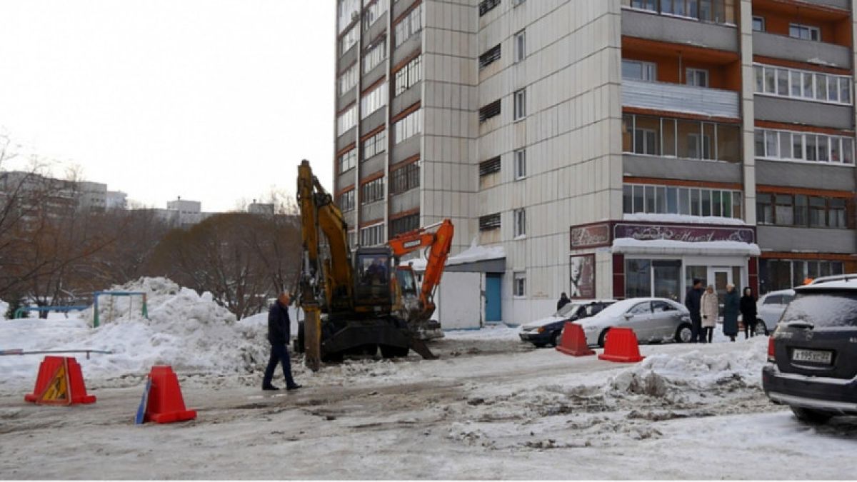 В Барнауле после аварии частично возобновлено водоснабжение жилых домов