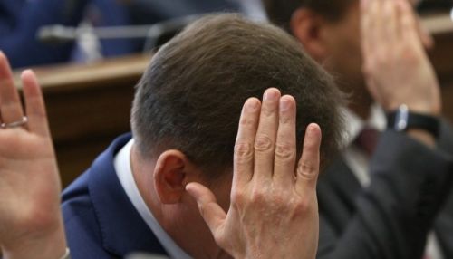 23 алтайских депутата уволили в 2019 году из-за утраты доверия