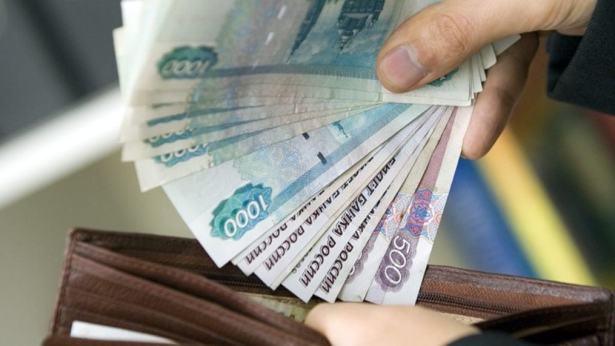 Большинство работающих жителей Алтайского края недовольны зарплатой