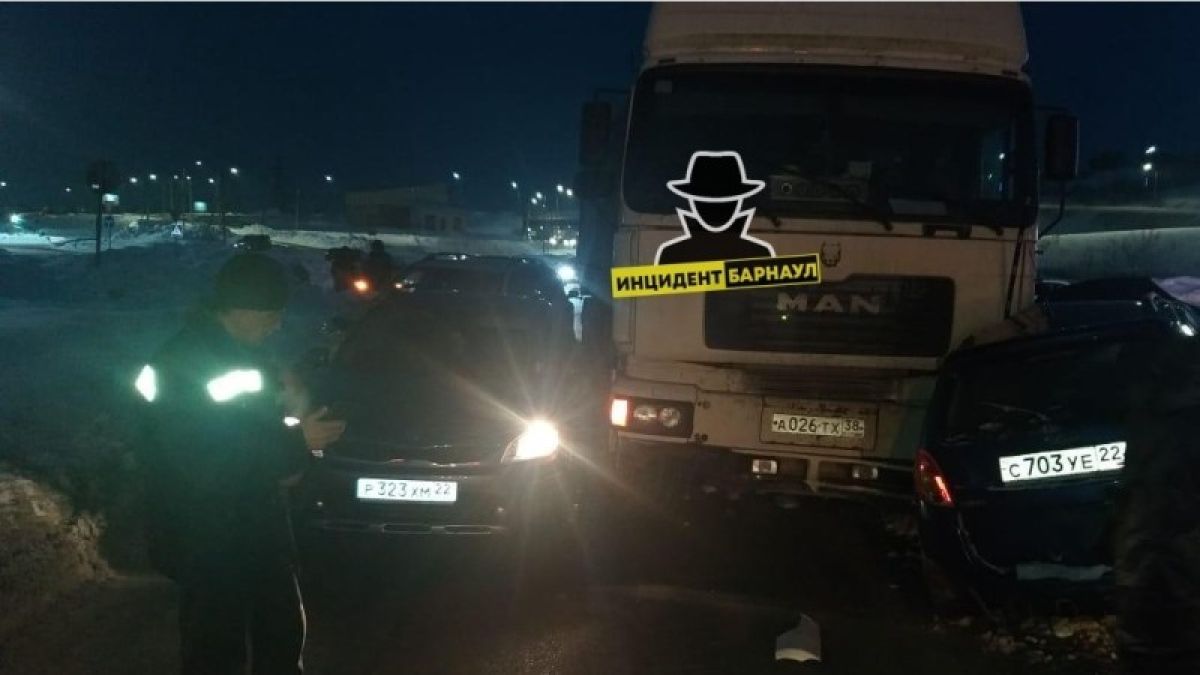 Подробности ДТП с фурой в Барнауле сообщили в полиции