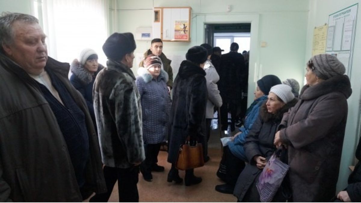 Барнаульцы жалуются на огромные очереди за льготными лекарствами