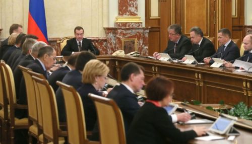 Правительство России вместе с Медведевым ушло в отставку
