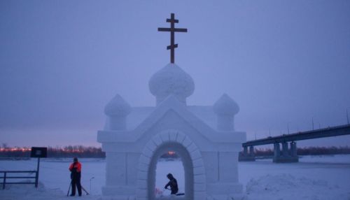 Около 30 тысяч барнаульцев могут окунуться в ледяную воду на Крещение