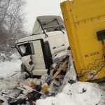Дальнобойщик из Барнаула пострадал в тройном ДТП на новосибирской трассе