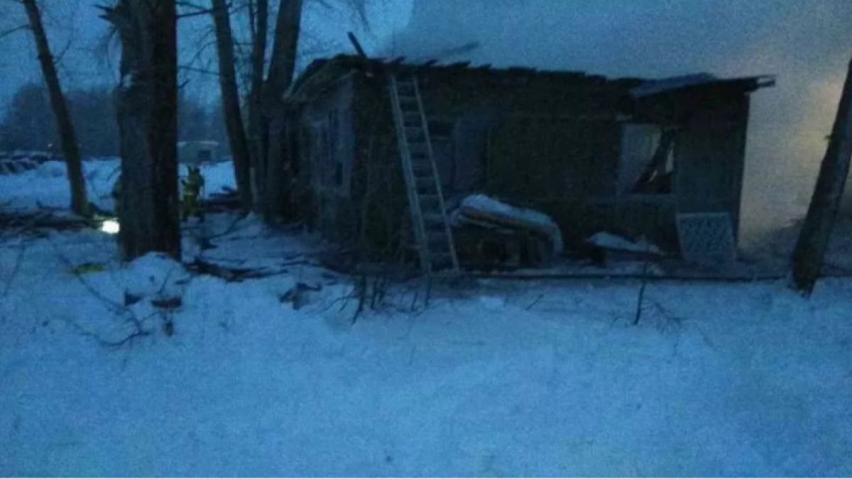 В Томской области на месте пожара нашли тела одиннадцати человек 