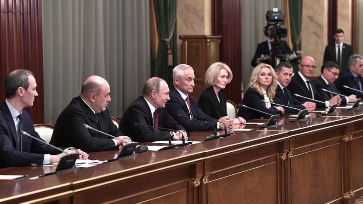 От "зелени" до мастодонтов: какого возраста новые члены правительства России
