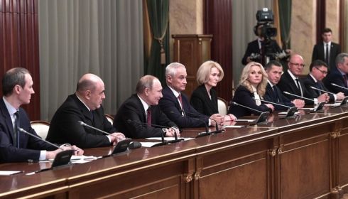 От зелени до мастодонтов: какого возраста новые члены правительства России