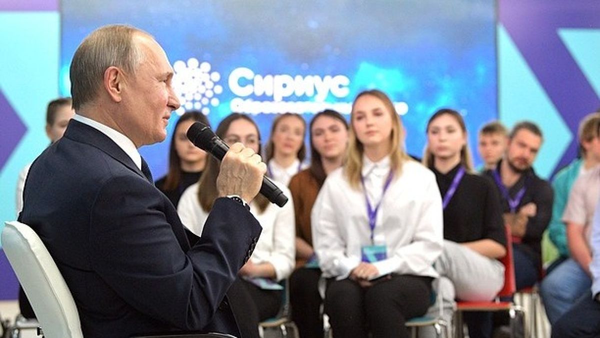 Путин разъяснил, как получить выплаты на детей от 3 до 7 лет