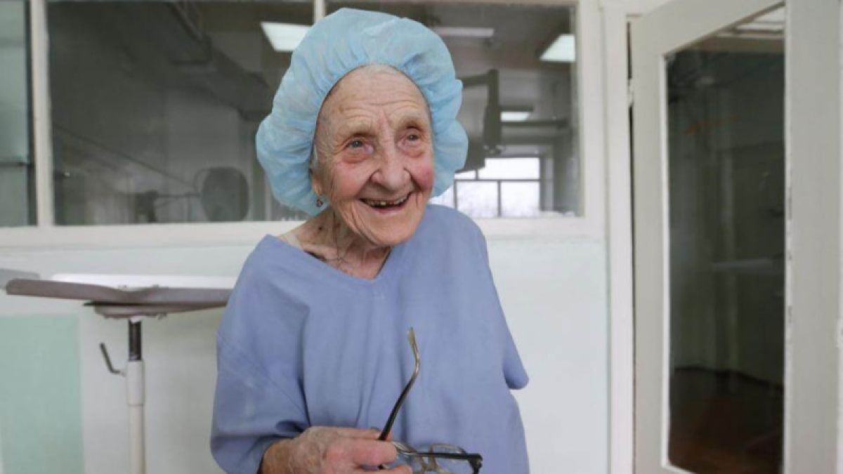 Старейший практикующий хирург России ушла из жизни в возрасте 92 лет