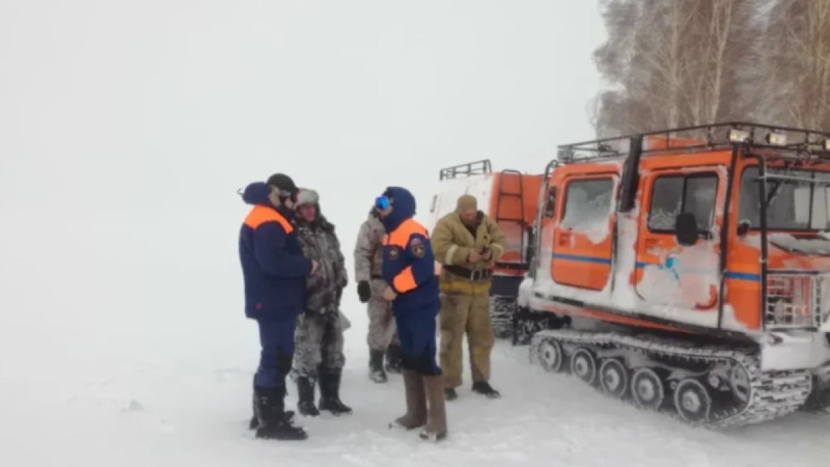 Проигнорировали предупреждение: три рыбака попали в буран на Алтае