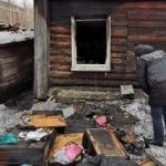 Мужчина и его 13-летняя дочь погибли при пожаре в частном доме Барнаула