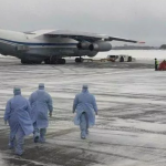 Эвакуированных из Китая россиян доставили на родину