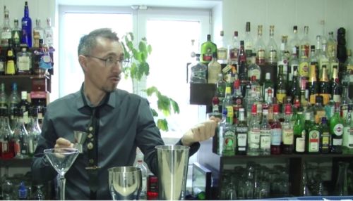 День бармена: сколько учиться и как приготовить лучший напиток России