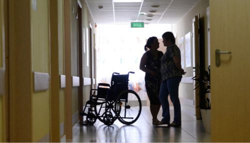 Страдающей от редкой болезни жительнице Барнаула не дают инвалидность