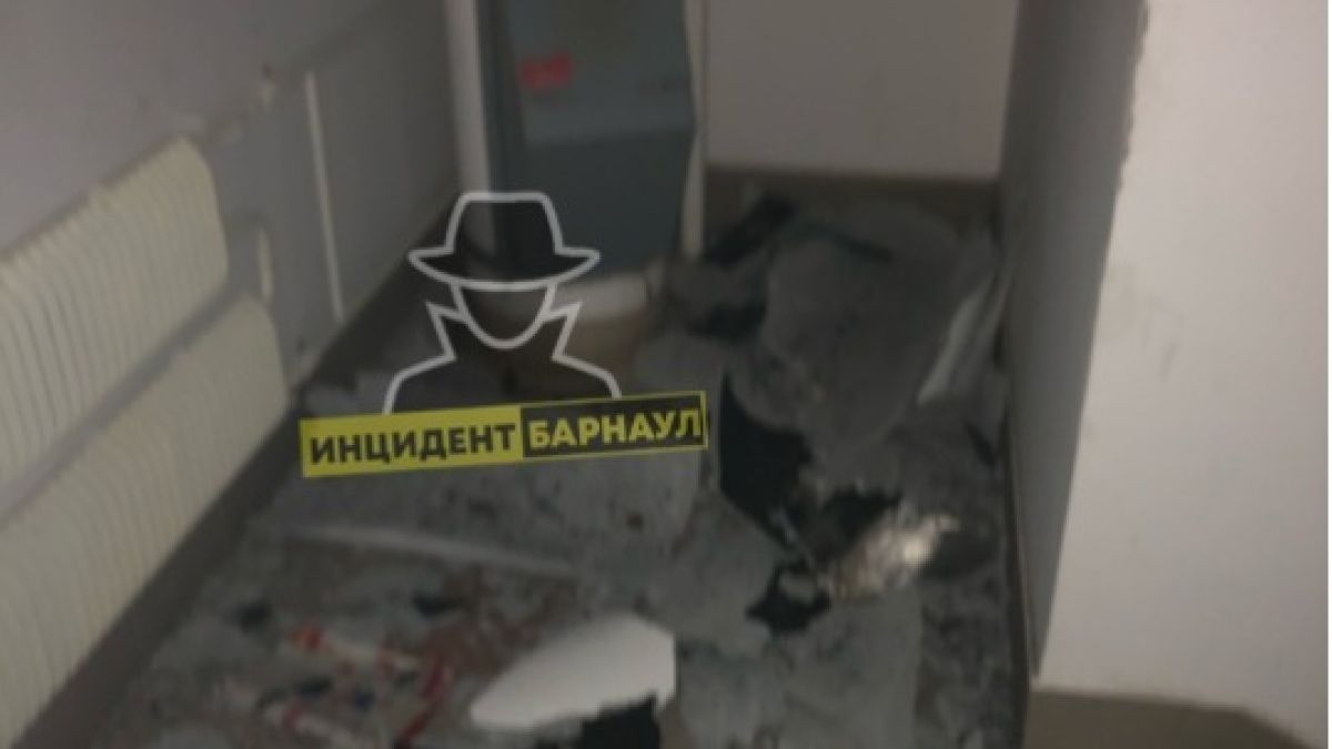 Мусоропровод взорвался в одном из домов Барнаула