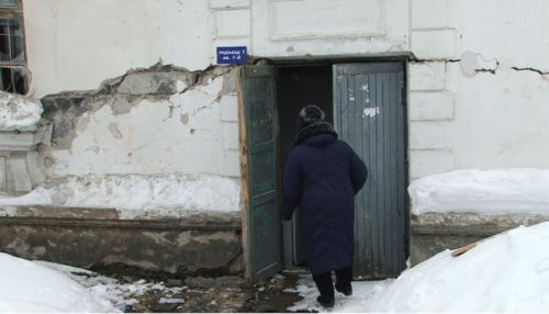 Коммунальный патруль в Барнауле: дом, в котором можно умереть