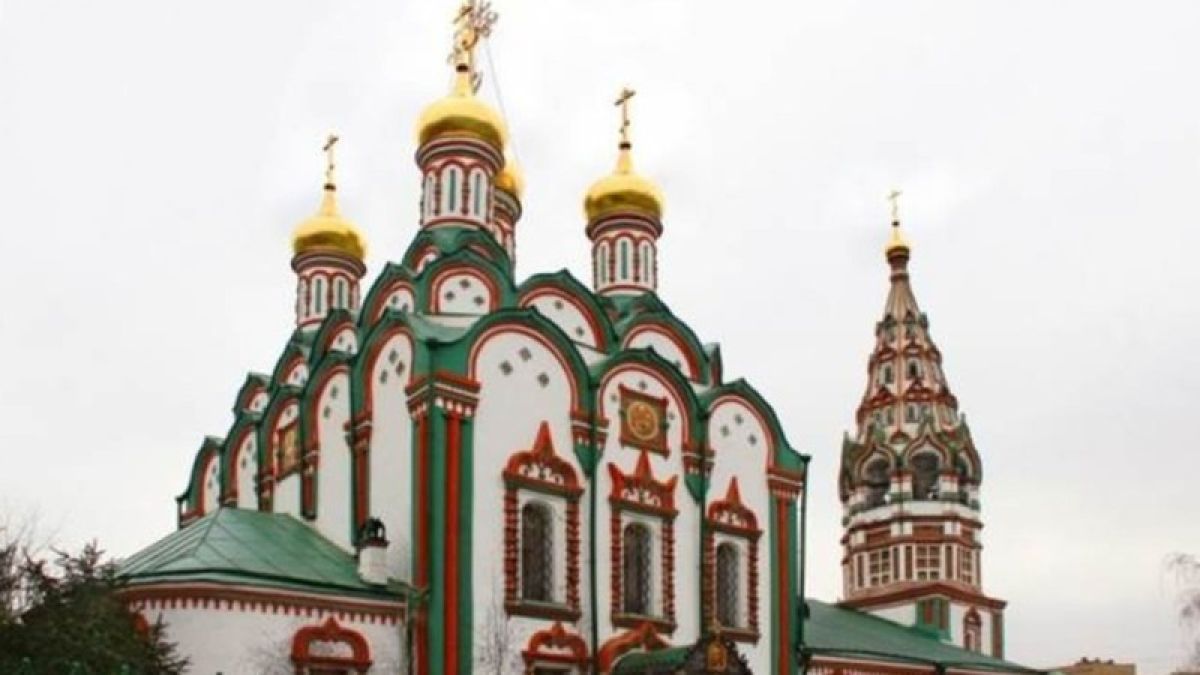 Мужчина напал на прихожан в московском храме 