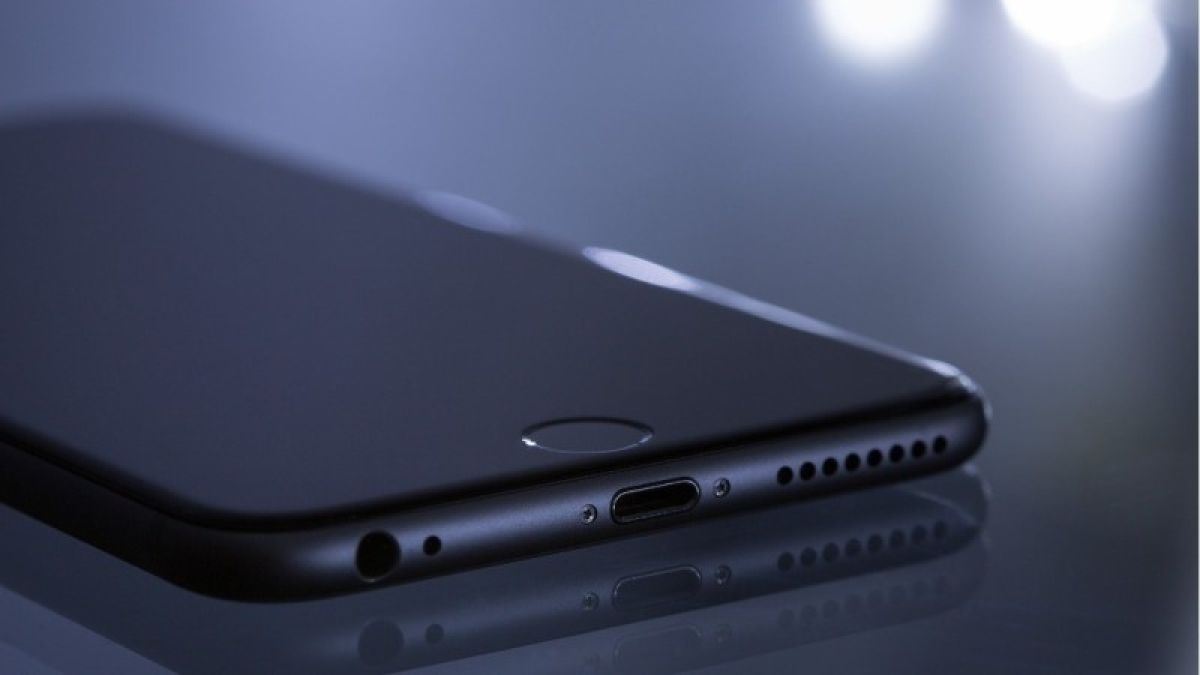 Apple приостановит поставки iPhone по всему миру из-за коронавируса