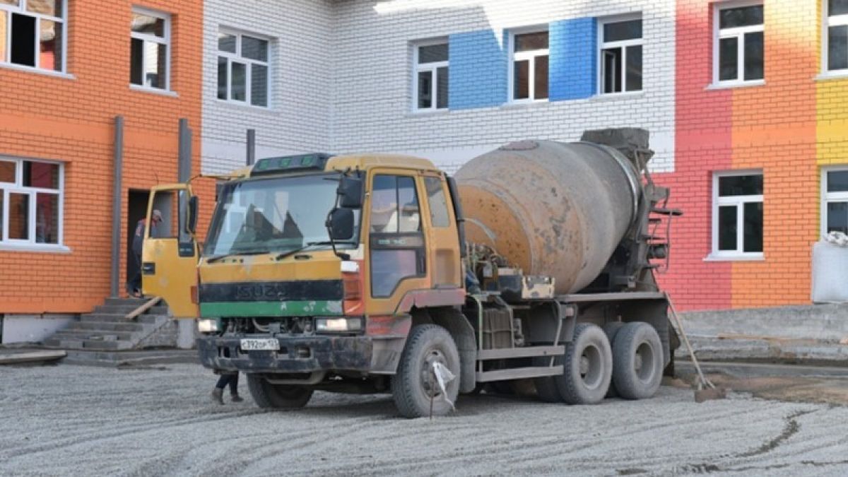 В Алтайском крае вынуждены строить больницы и школы, как 50 лет назад 