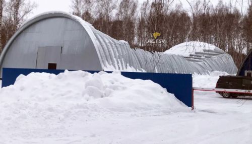 ЧС в МЧС: крыша пожарного ангара обрушилась под Новосибирском