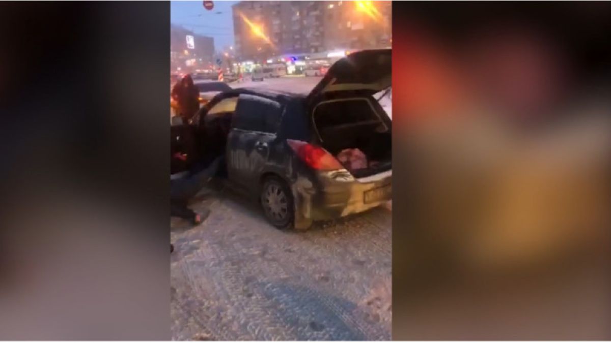 Невменяемый алтайский водитель устроил ДТП в Новосибирске и напугал горожан 