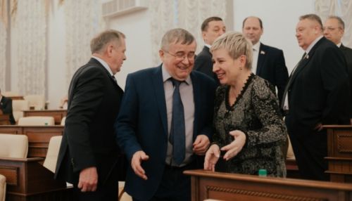 Как прошла сессия краевого парламента – в лицах и настроениях. Фоторепортаж