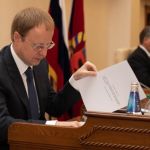 Томенко отчитается перед депутатами о проделанной за год работе 16 апреля