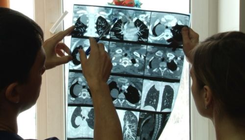 Алтайские врачи провели уникальную операцию по удалению опухоли у ребенка