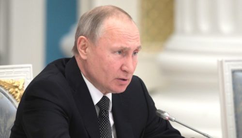 Путин подписал закон о выплате маткапитала за первого ребенка