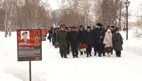 20 лет спустя: в Барнауле почтили память десантников 6-й роты