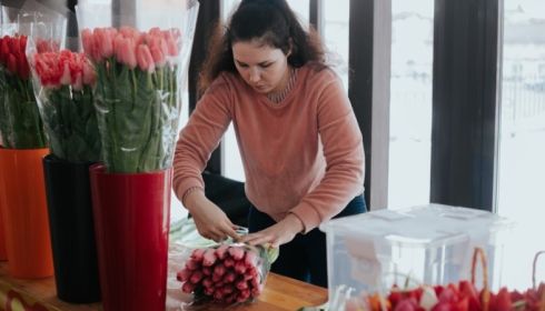 Шальные императрицы, или Как офисы гуляют на 8 Марта. Подборка видео из TikTok