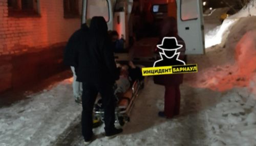 Жительница Барнаула сломала ногу во дворе многоэтажки