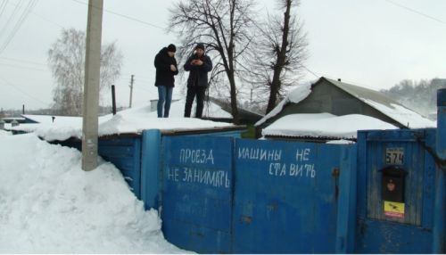 Зовите Малахова: житель Барнаула борется за право пользоваться калиткой дома