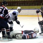 Хоккеисты Динамо-Алтай вышли в полуфинал первенства Высшей лиги