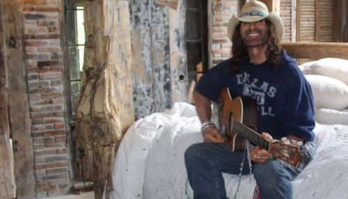 Умер близнец из культового фильма Няньки