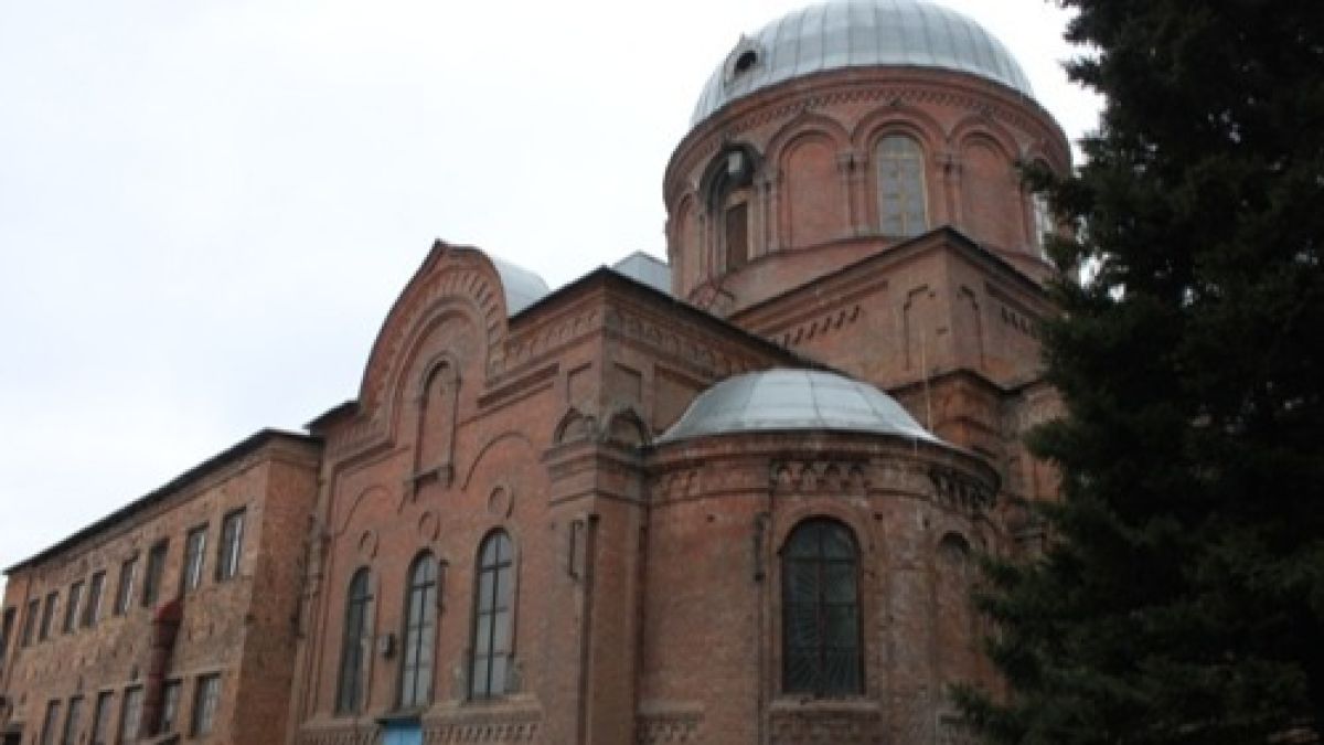 Бийский завод просят восстановить собор за 350 млн рублей и вернуть его церкви